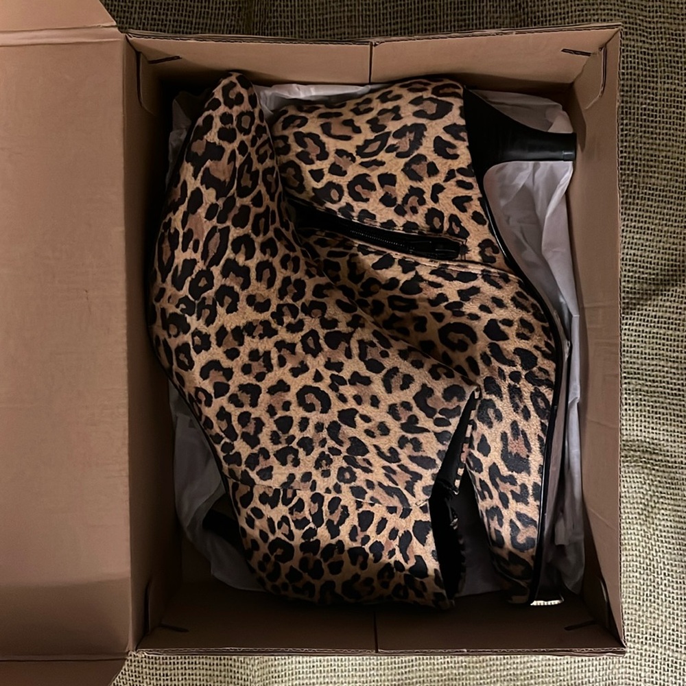Super cute! Size 8 1.2 M